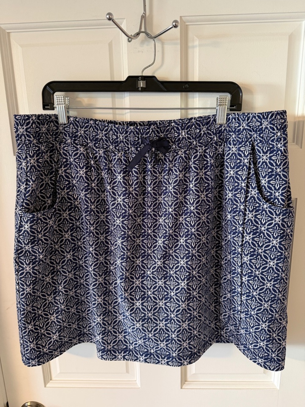T by Talbots Blue & White Medallion
Print Faux Wrap Skort Size 2X